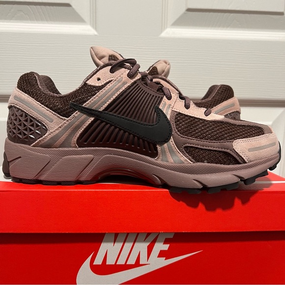 Nike Zoom Vomero 5 Plum Eclipse Mens size 10 - Picture 5 of 8